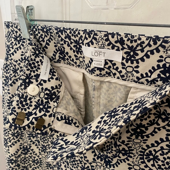 LOFT Like New Cream and Black Patterned Marisa Riviera Cropped Pant - Picture 6 of 7